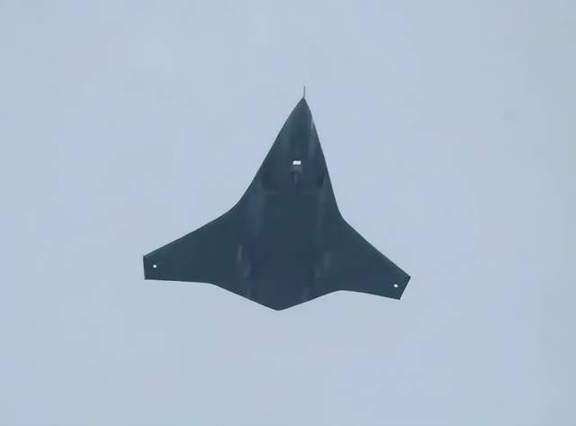 “西六代机”初露真容中国航空工业的又一力作？